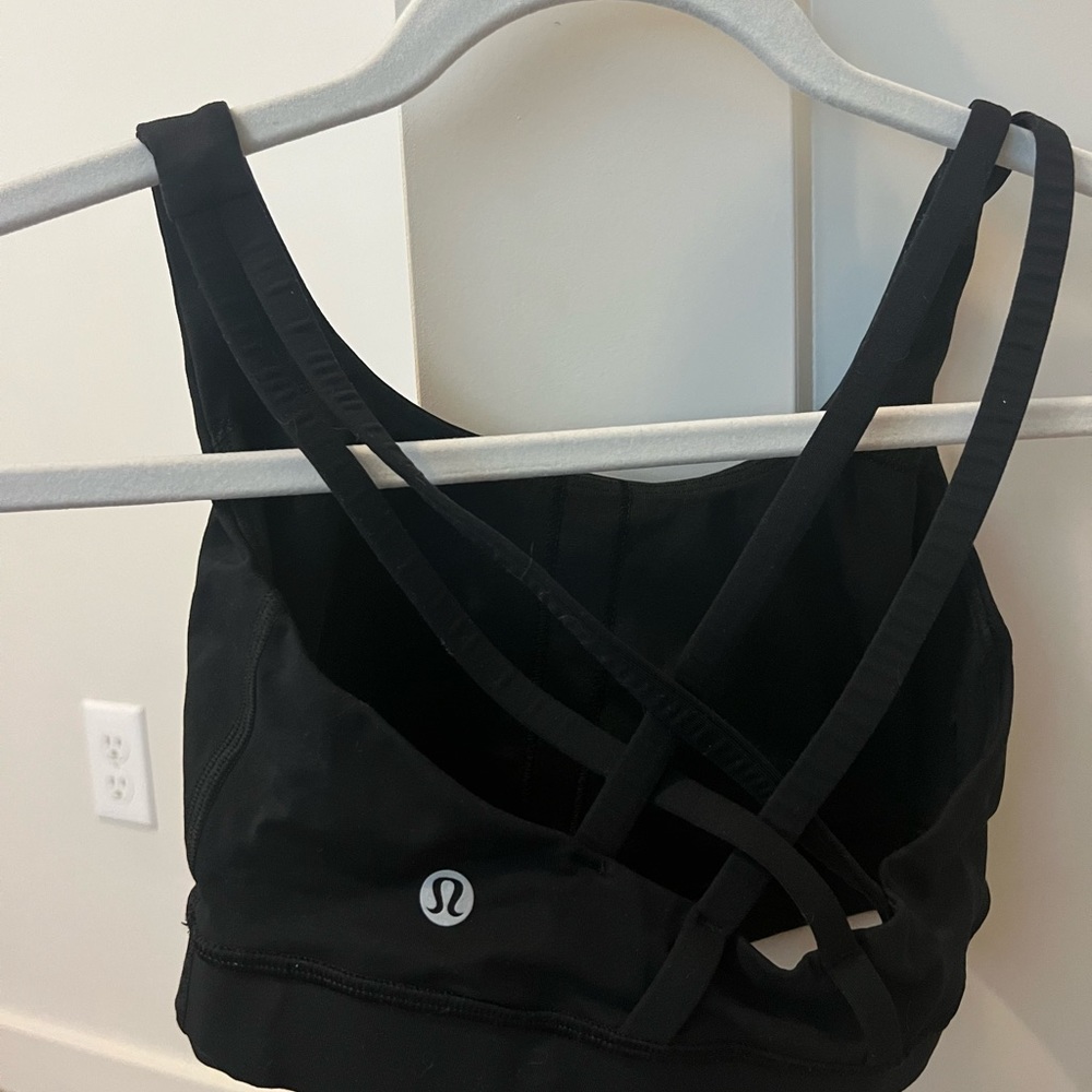 Lulu lemon energy bra size 4 (small). Black and great condition!